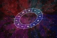 天秤座2025年2月运势详解!这3个贵人星座要记牢